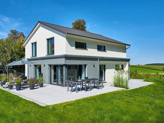 Fertighaus Haus Faber von Fertighaus WEISS Schlüsselfertig ab 527666€, Satteldach-Klassiker Außenansicht 3