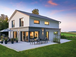 Fertighaus Haus Faber von Fertighaus WEISS Schlüsselfertig ab 527666€, Satteldach-Klassiker Außenansicht 1