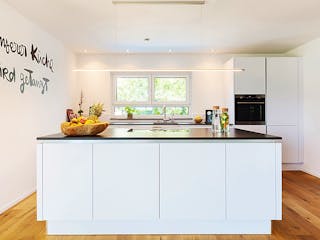 Fertighaus Haus John von Fertighaus WEISS Schlüsselfertig ab 593499€, Satteldach-Klassiker Innenansicht 5