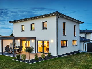 Fertighaus Haus Leicht von Fertighaus WEISS Schlüsselfertig ab 411750€, Stadtvilla Außenansicht 1