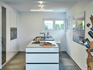 Fertighaus Haus Loh von Fertighaus WEISS Schlüsselfertig ab 559740€, Cubushaus Innenansicht 3