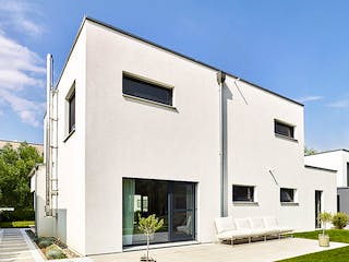 Fertighaus Haus Rohr von Fertighaus WEISS Schlüsselfertig ab 481076€, Cubushaus Außenansicht 2