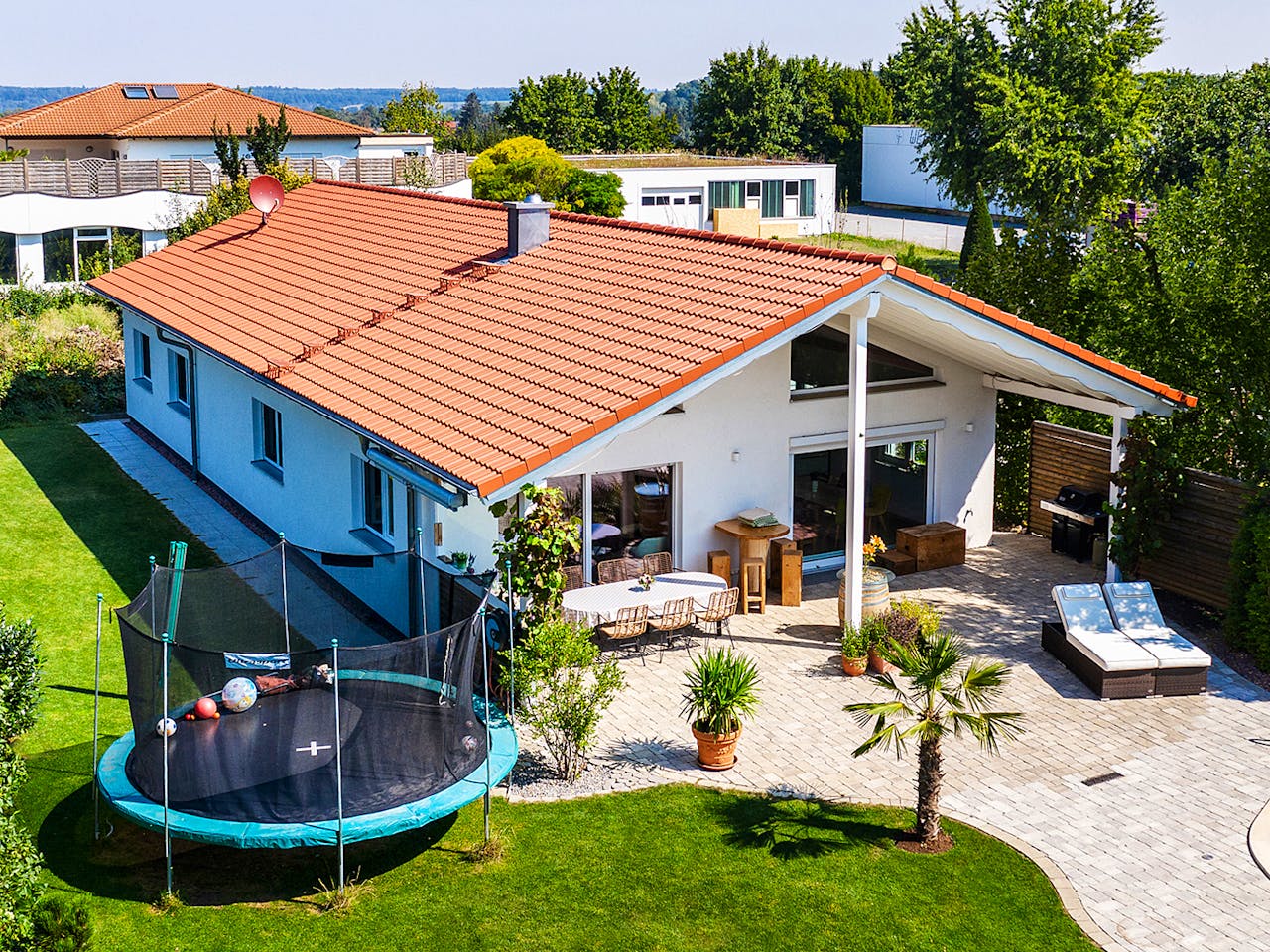 Fertighaus Haus Seiler von WEISS Holzhaus Schlüsselfertig ab 428875€, Bungalow Außenansicht 1