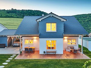Fertighaus Haus Zaiser von Fertighaus WEISS Schlüsselfertig ab 436190€, Satteldach-Klassiker Außenansicht 1