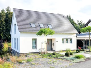 Fertighaus Figgen von Becker 360 Schlüsselfertig ab 410400€, Satteldach-Klassiker Außenansicht 2