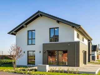 Fertighaus MH Schwarzwald - ARTIS 400 von FingerHaus Schlüsselfertig ab 486260€, Satteldach-Klassiker Außenansicht 1