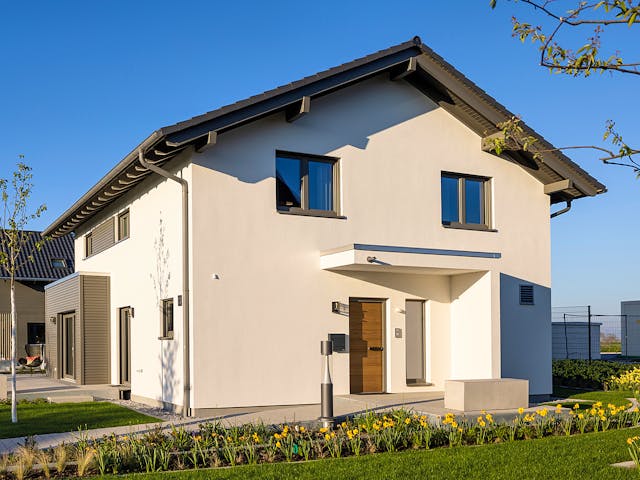 Fertighaus MH Schwarzwald - ARTIS 400 von FingerHaus Schlüsselfertig ab 456895€, Satteldach-Klassiker Außenansicht 3