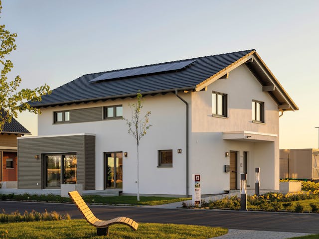 Fertighaus MH Schwarzwald - ARTIS 400 von FingerHaus Schlüsselfertig ab 456895€, Satteldach-Klassiker Außenansicht 4