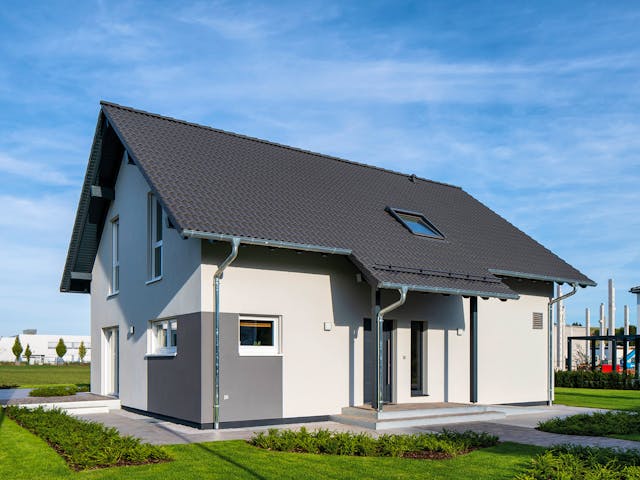 Fertighaus MH Frankenberg - JUNO 402 von FingerHaus Schlüsselfertig ab 397252€, Satteldach-Klassiker Außenansicht 1 Fertighaus MH Frankenberg - JUNO 402 von FingerHaus Schlüsselfertig ab 397252€, Satteldach-Klassiker Außenansicht 1