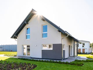 Fertighaus MH Frankenberg - JUNO 402 von FingerHaus Schlüsselfertig ab 423258€, Satteldach-Klassiker Außenansicht 3