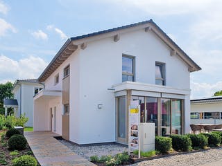 Fertighaus MH München-Poing - MEDLEY 3.0  300 B S215 von FingerHaus Schlüsselfertig ab 424449€, Außenansicht 2