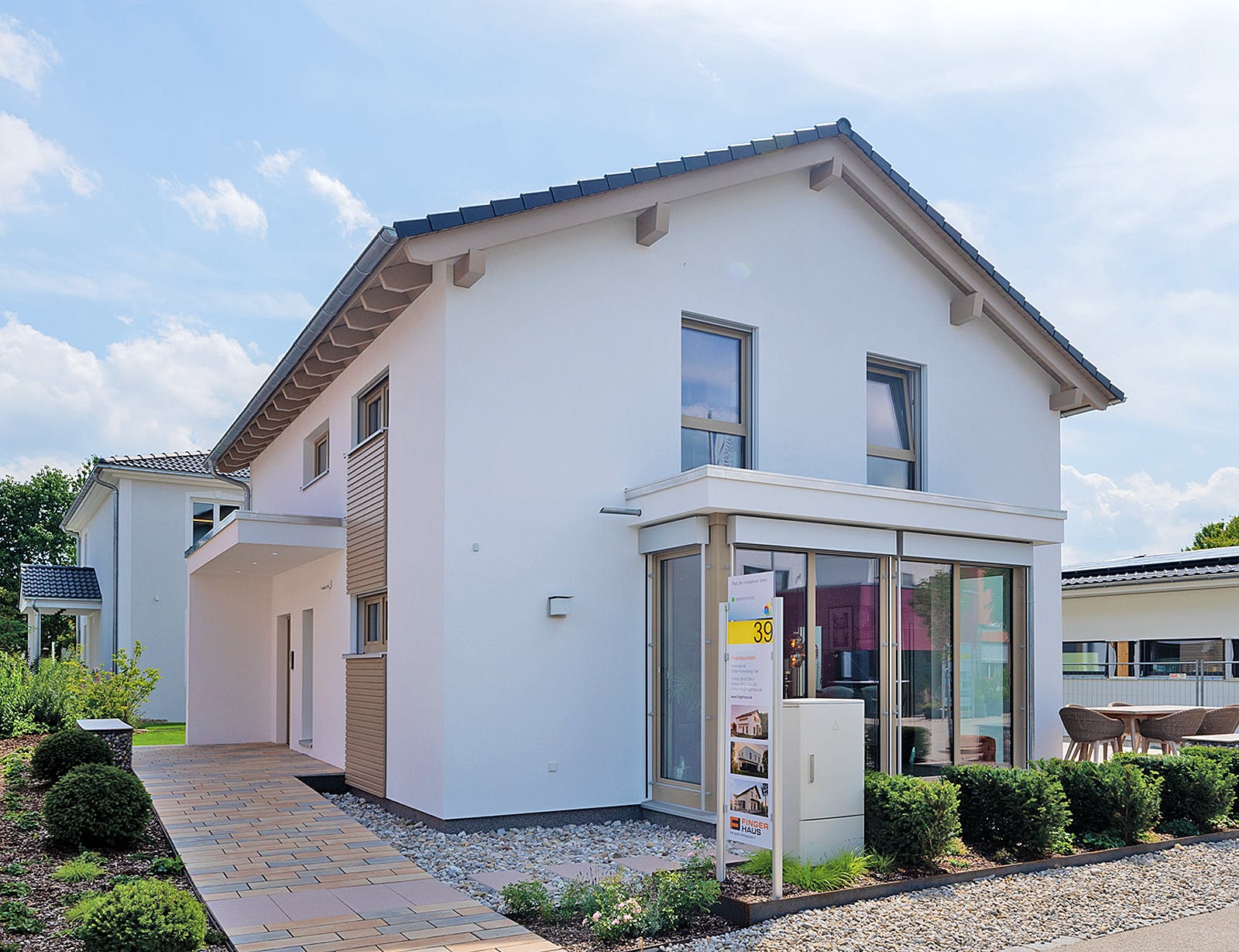 Fertighaus MH München-Poing - MEDLEY 3.0 300 B S215 von FingerHaus Schlüsselfertig ab 417000€, Außenansicht 2