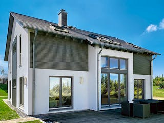Fertighaus Musterhaus Erlangen von Fingerhut Haus Schlüsselfertig ab 548910€, Satteldach-Klassiker Außenansicht 1
