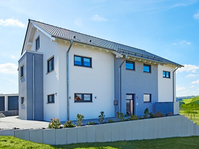 Fertighaus Mehrfamilienhaus mit 3 Wohneinheiten von FINGERHUT-HAUS Zwei- & Mehrfamilienhäuser, Außenansicht 1