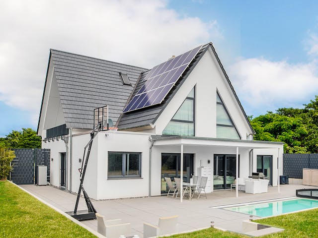 Fertighaus Klino von Fingerhut Haus Schlüsselfertig ab 866070€, Satteldach-Klassiker Außenansicht 2