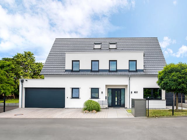 Fertighaus Klino von Fingerhut Haus Schlüsselfertig ab 866070€, Satteldach-Klassiker Außenansicht 4