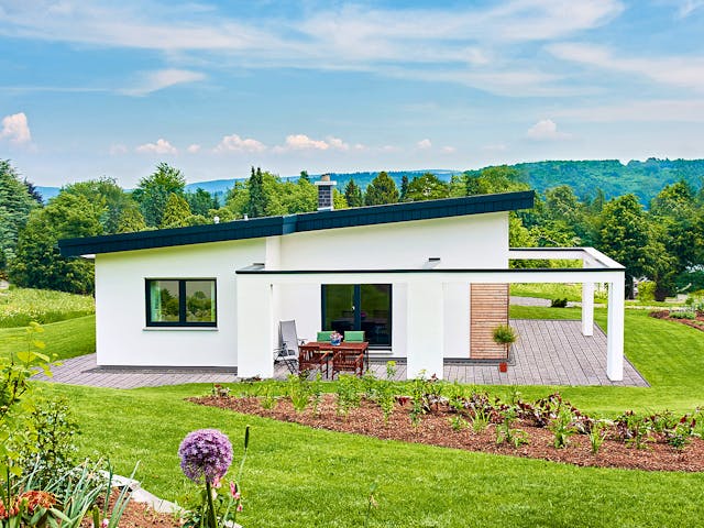 Fertighaus Nivelo von Fingerhut Haus Schlüsselfertig ab 482258€, Bungalow Außenansicht 2