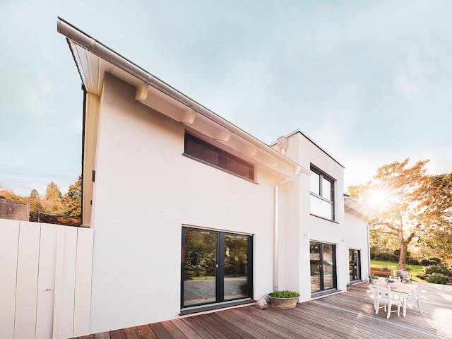 Fertighaus Vinaro von Fingerhut Haus Schlüsselfertig ab 449083€, Satteldach-Klassiker Außenansicht 4