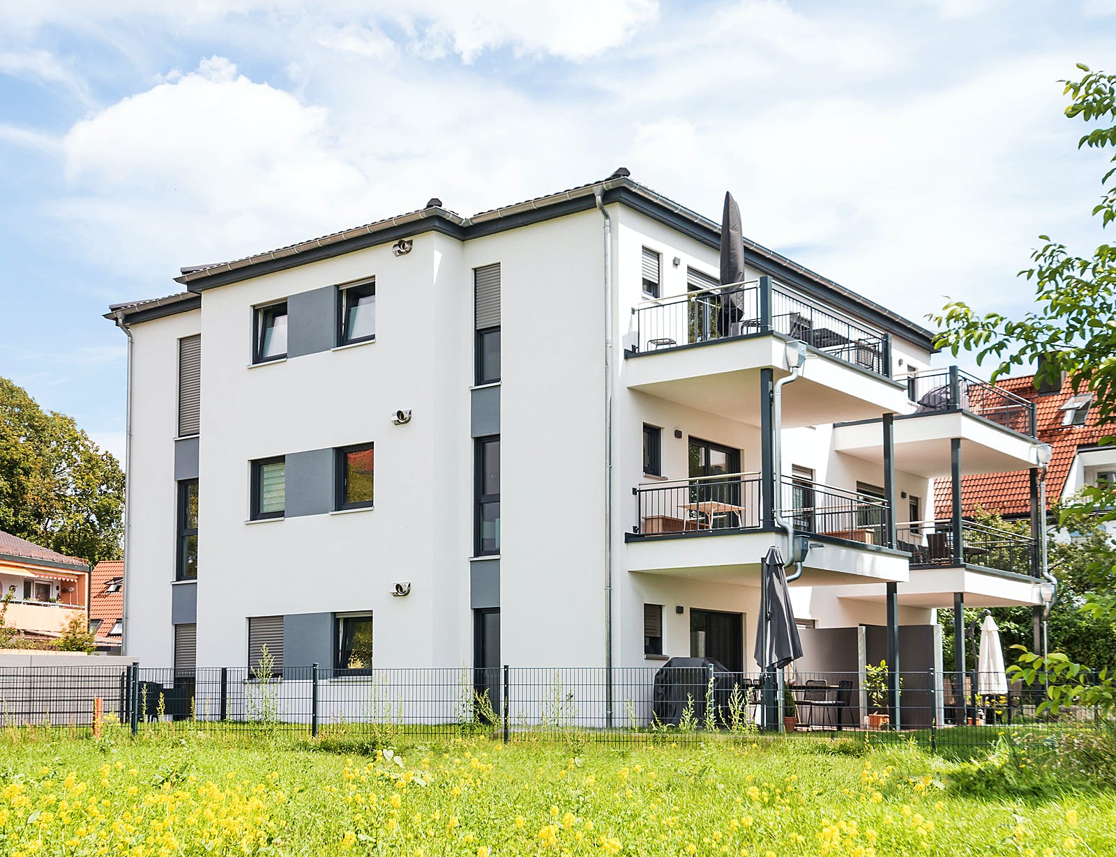 Fertighaus Sechsfamilienhaus 436 von FischerHaus Schlüsselfertig ab 1362910€, Stadtvilla Außenansicht 2