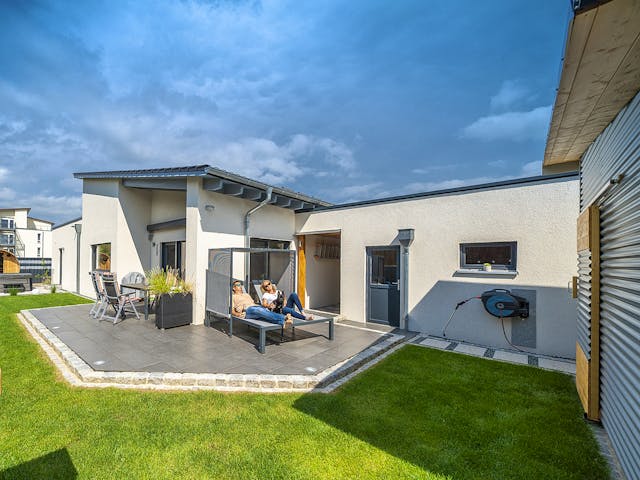 Fertighaus Bungalow 143 von FischerHaus Schlüsselfertig ab 522647€, Bungalow Außenansicht 2