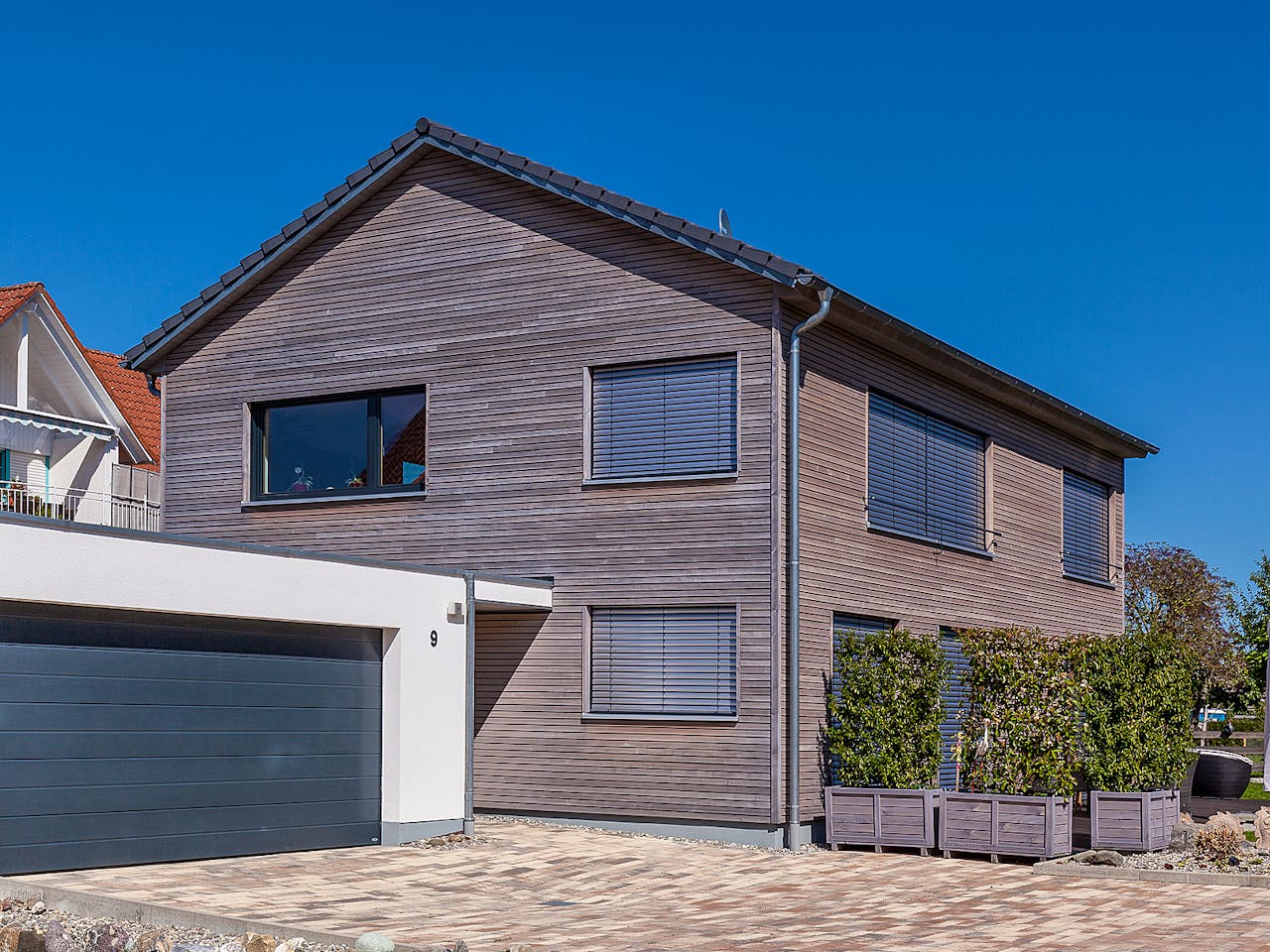 Fertighaus F172 - Gruber von Fluck Holzbau Schlüsselfertig ab 420000€, Satteldach-Klassiker Außenansicht 1