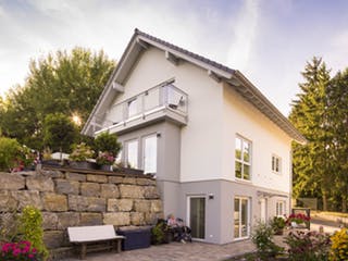 Fertighaus Frei geplant Einfamilienhaus mit ELW von FingerHaus, Satteldach-Klassiker Außenansicht 2