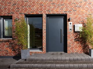 Fertighaus Frei geplantes Kundenhaus mit Klinkerfassade von FingerHaus, Satteldach-Klassiker Außenansicht 4