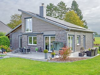 Fertighaus Typ 1 von Fricke Holzbau Schlüsselfertig ab 280000€, Pultdachhaus Außenansicht 2