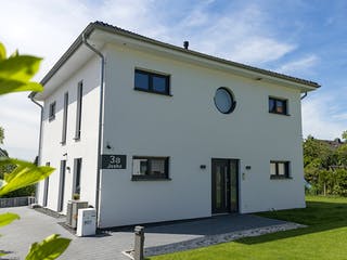Fertighaus Typ 2 von Fricke Holzbau Schlüsselfertig ab 340000€, Stadtvilla Außenansicht 1