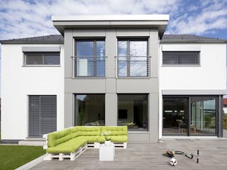 Fertighaus Fürth von Regnauer Hausbau Schlüsselfertig ab 462000€, Satteldach-Klassiker Außenansicht 4