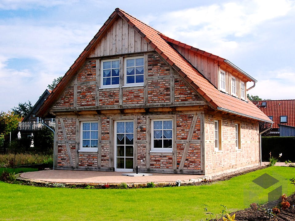 Einfamilienhaus Kleines Fachwerkhaus von Fuhrberger Zimmerei