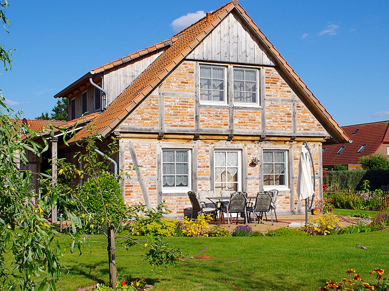 Einfamilienhaus Kleines Fachwerkhaus von Fuhrberger Zimmerei