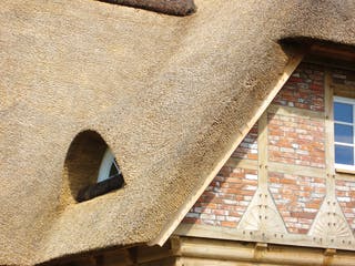 Fertighaus Ostsee von Fuhrberger Zimmerei Betriebsges. mbH, Fachwerk Außenansicht 5