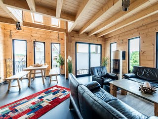 Blockhaus Auf der Röth von Fullwood Wohnblockhaus Bausatzhaus ab 145000€, Blockhaus Innenansicht 2