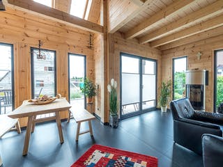 Blockhaus Auf der Röth von Fullwood Wohnblockhaus Bausatzhaus ab 145000€, Blockhaus Innenansicht 3