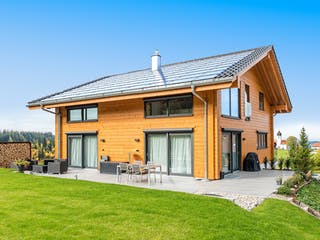 Blockhaus Entlebuch von Fullwood Wohnblockhaus Ausbauhaus ab 300000€, Blockhaus Außenansicht 2
