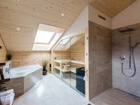 Holzhaus Bad mit Sauna