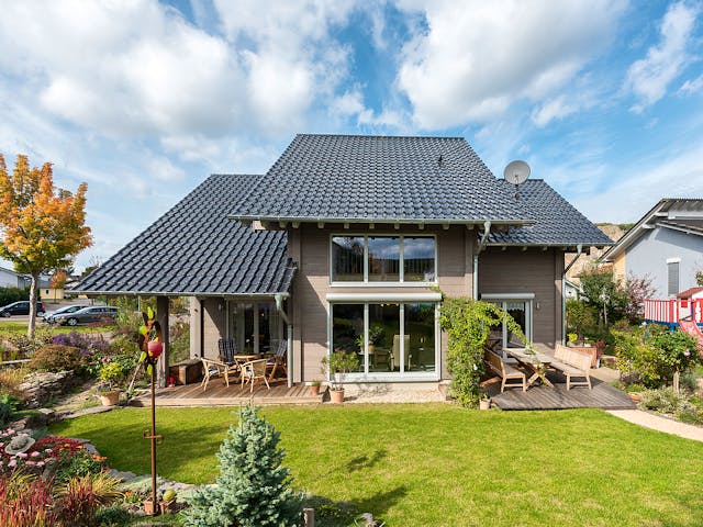 Blockhaus Felsblick von Fullwood Wohnblockhaus Ausbauhaus ab 430000€, Blockhaus Außenansicht 2