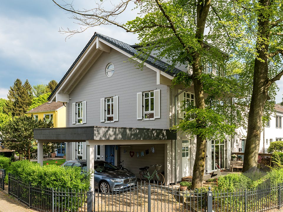 Im Eichenhain von Fullwood Wohnblockhaus Außenansicht