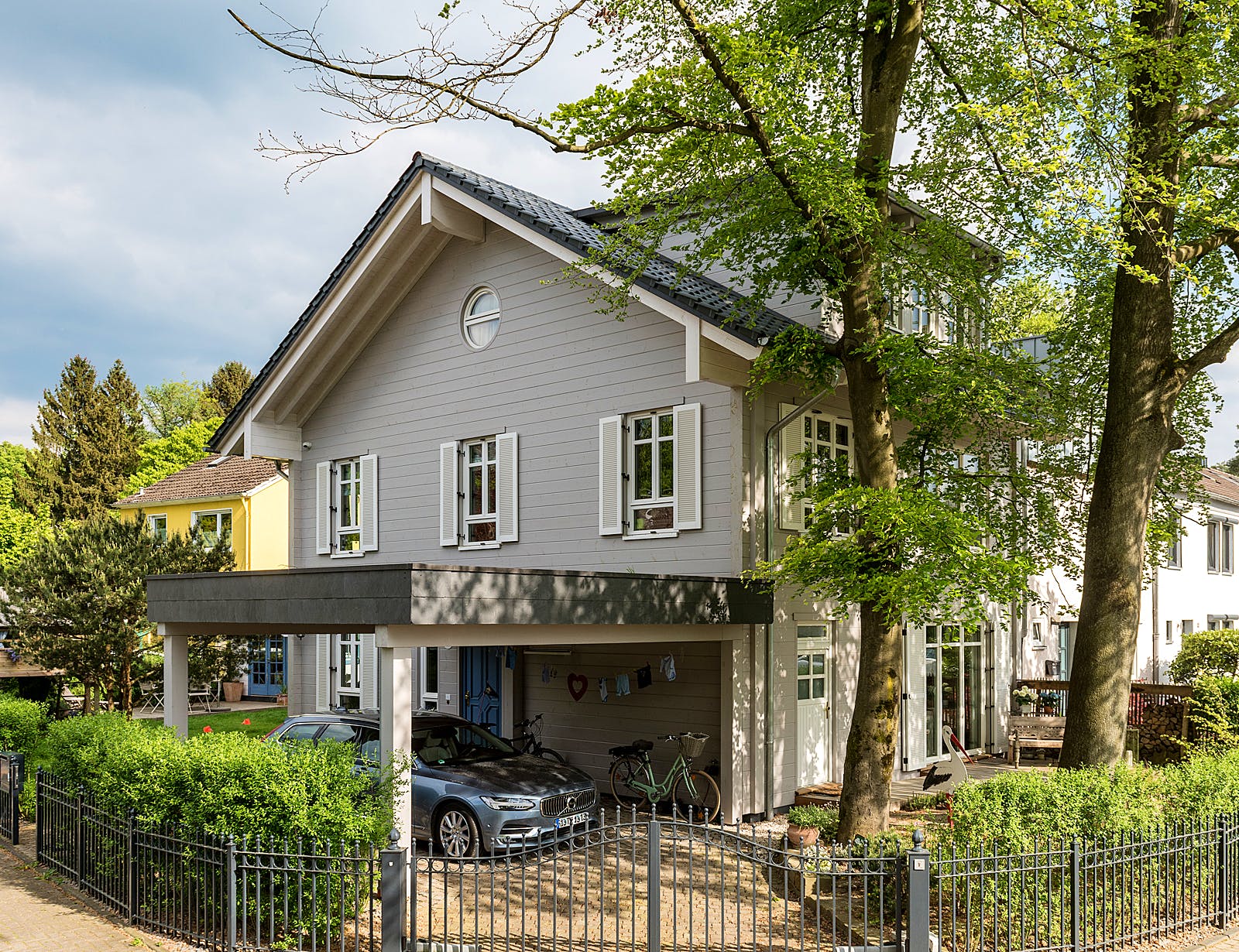 Blockhaus Im Eichenhain von Fullwood Wohnblockhaus Ausbauhaus ab 390000€, Blockhaus Außenansicht 2