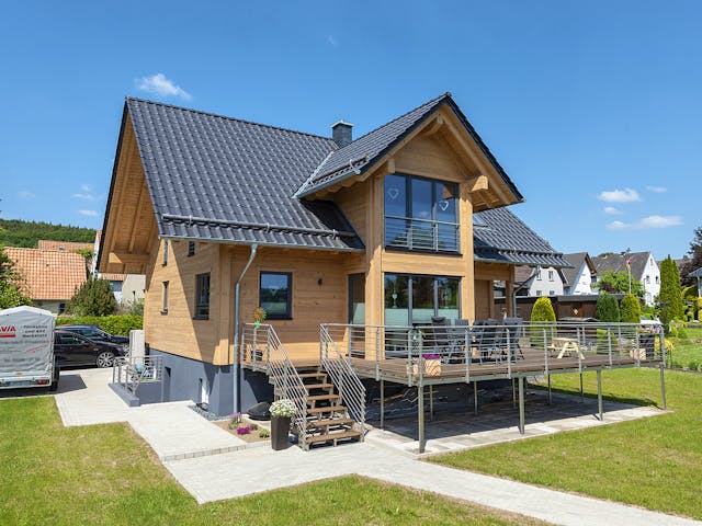 Blockhaus Köterbergblick von Fullwood Wohnblockhaus Bausatzhaus ab 250000€, Blockhaus Außenansicht 4