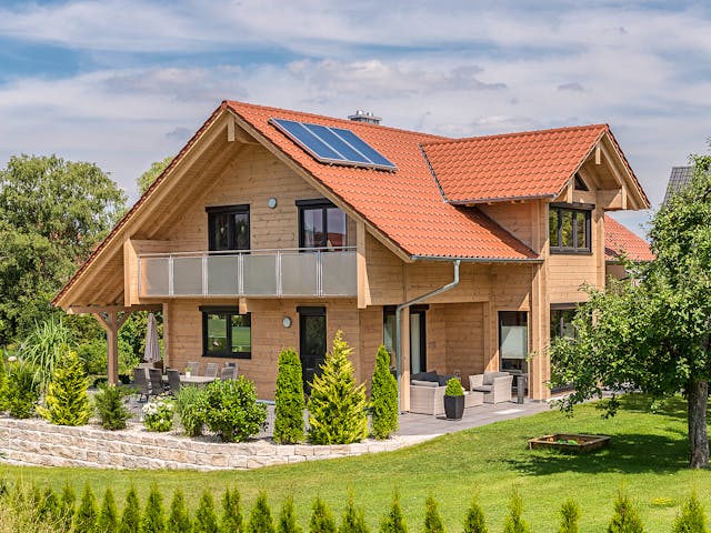 Blockhaus Mittelfranken von Fullwood Wohnblockhaus Ausbauhaus ab 360000€, Blockhaus Außenansicht 1