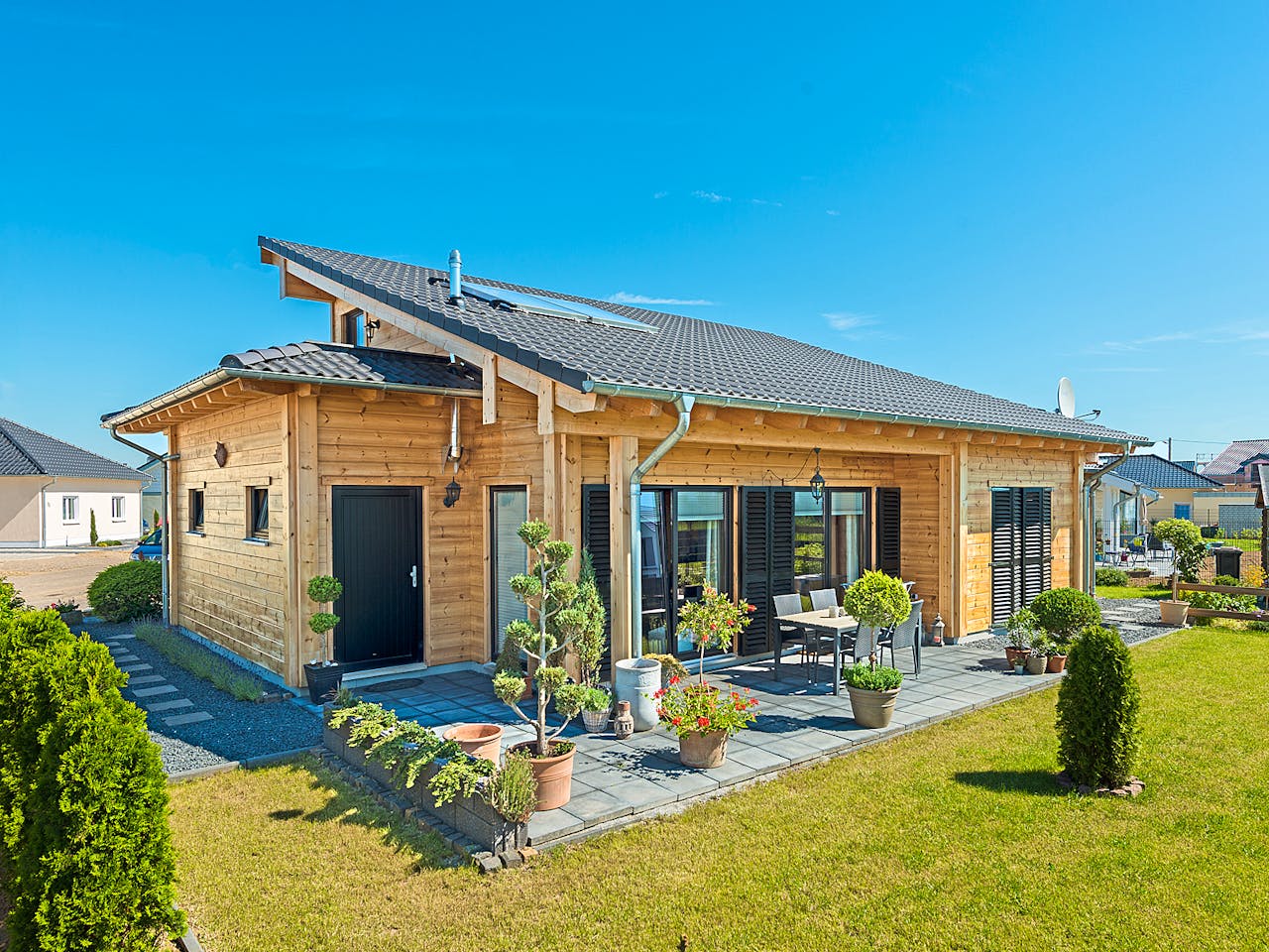 Blockhaus Neffelbach von Fullwood Wohnblockhaus Ausbauhaus ab 300000€, Pultdachhaus Außenansicht 1