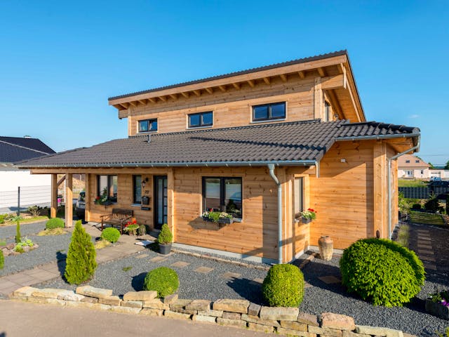 Blockhaus Neffelbach von Fullwood Wohnblockhaus Ausbauhaus ab 300000€, Pultdachhaus Außenansicht 3