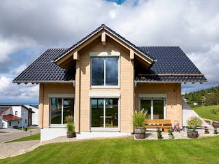 Blockhaus Schwarzwaldblick von Fullwood Wohnblockhaus Bausatzhaus ab 360000€, Satteldach-Klassiker Außenansicht 4