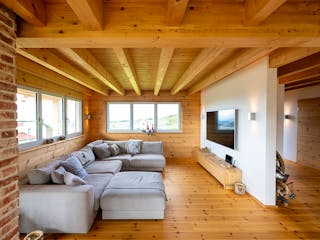 Blockhaus Schwarzwaldblick von Fullwood Wohnblockhaus Bausatzhaus ab 360000€, Satteldach-Klassiker Innenansicht 1