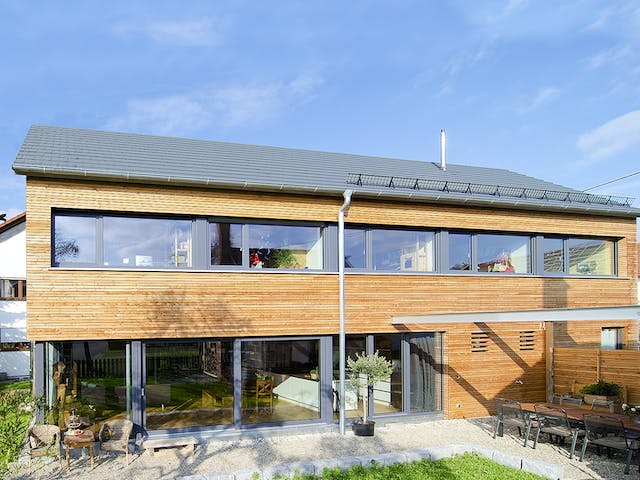 Fertighaus SD 200-118 - Landhaus für schmale Grundstücke von Gapp Holzbau Schlüsselfertig ab 624000€, Außenansicht 6