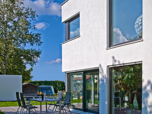 Fertighaus Germering von Regnauer Hausbau Schlüsselfertig ab 299545€, Cubushaus Außenansicht 4