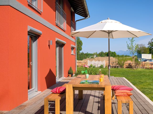 Fertighaus Ghersburg von Regnauer Hausbau Schlüsselfertig ab 325960€, Satteldach-Klassiker Außenansicht 10
