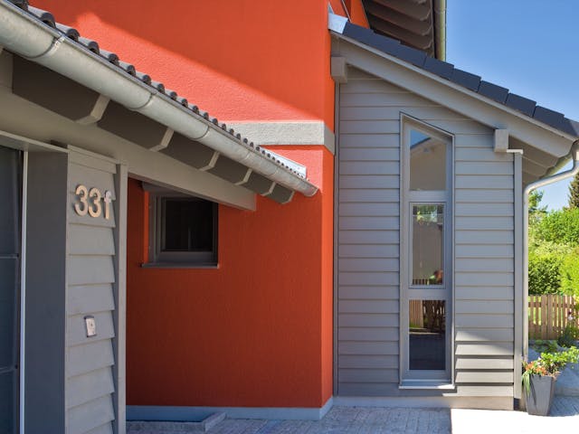 Fertighaus Ghersburg von Regnauer Hausbau Schlüsselfertig ab 325960€, Satteldach-Klassiker Außenansicht 8